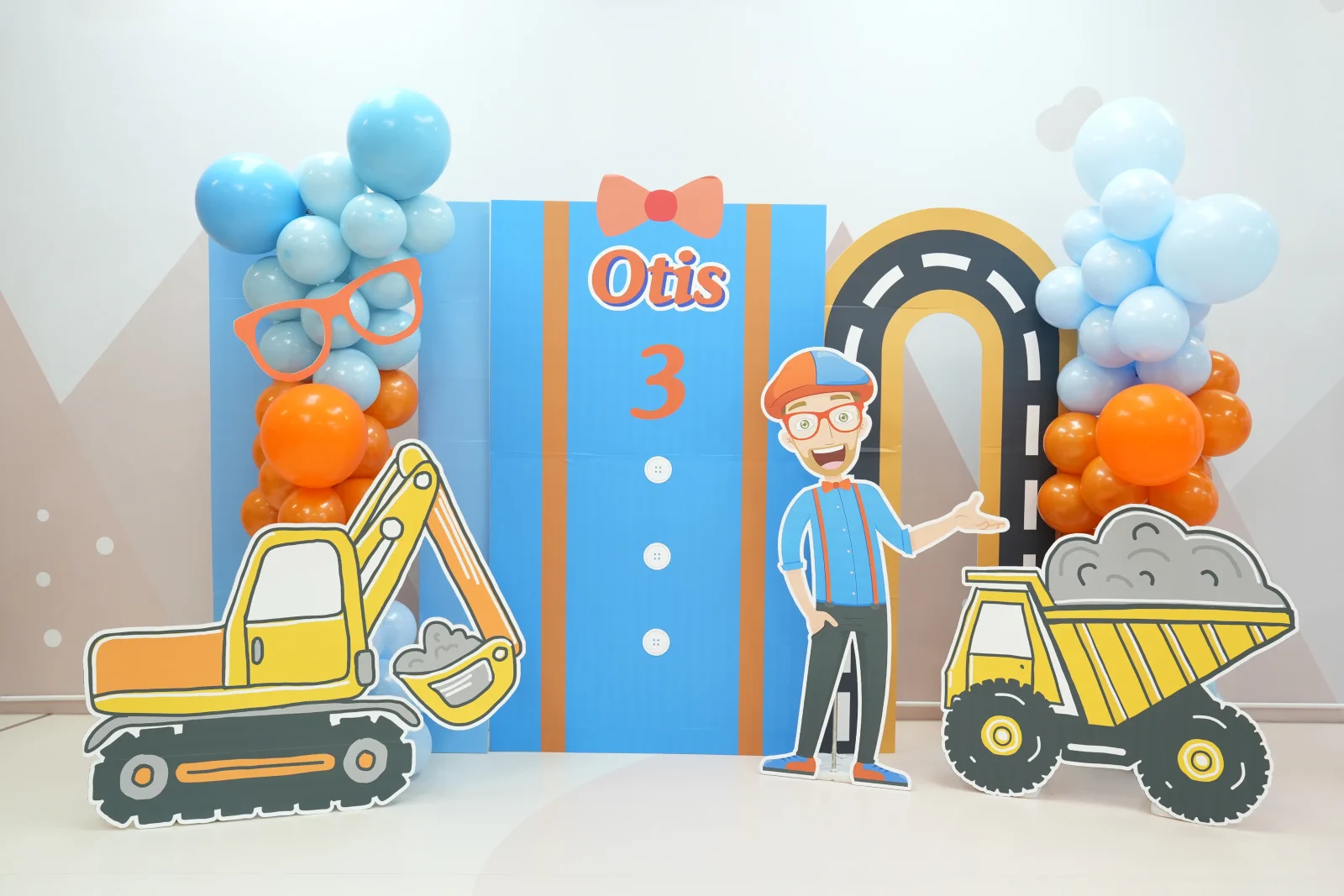 Baby E Playhouse Cartoon theme