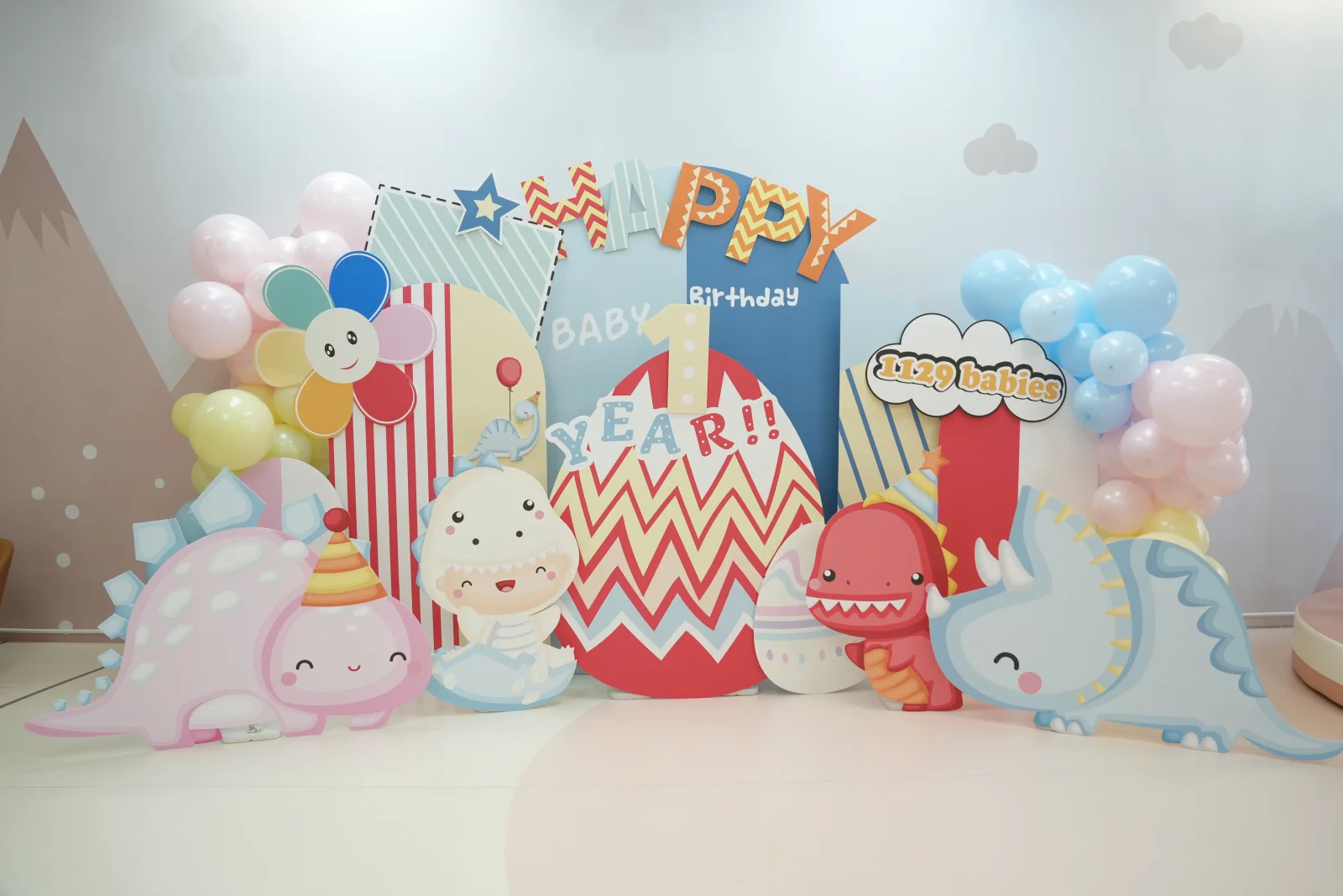 Baby E Playhouse Dinosaurs theme