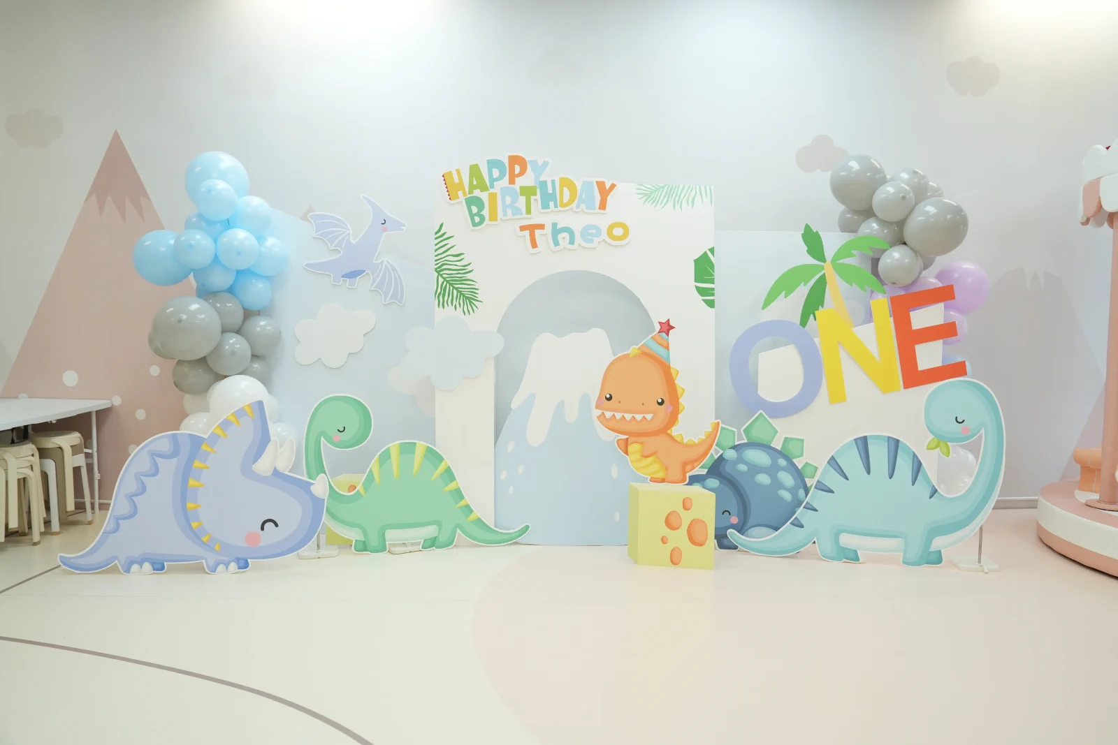 Baby E Playhouse Dinosaurs theme