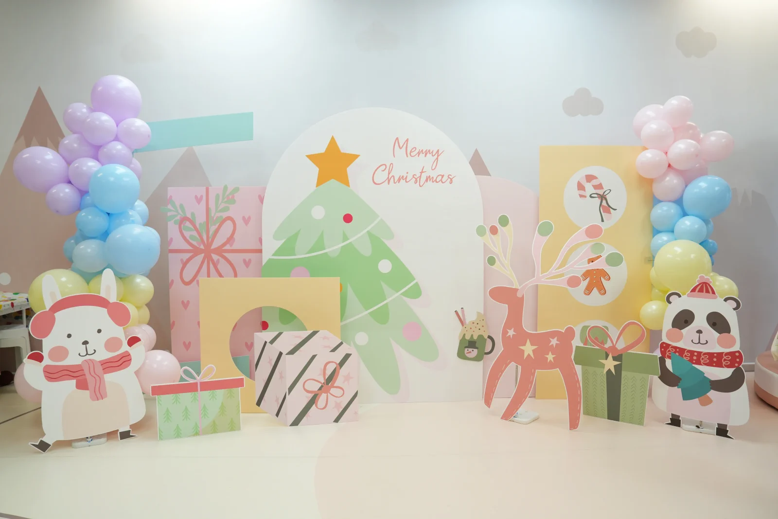 Baby E Playhouse Seasonal theme