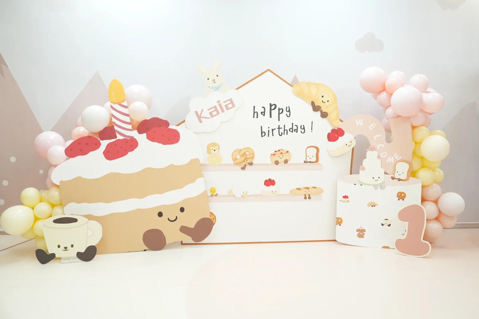Baby E Playhouse Seasonal theme