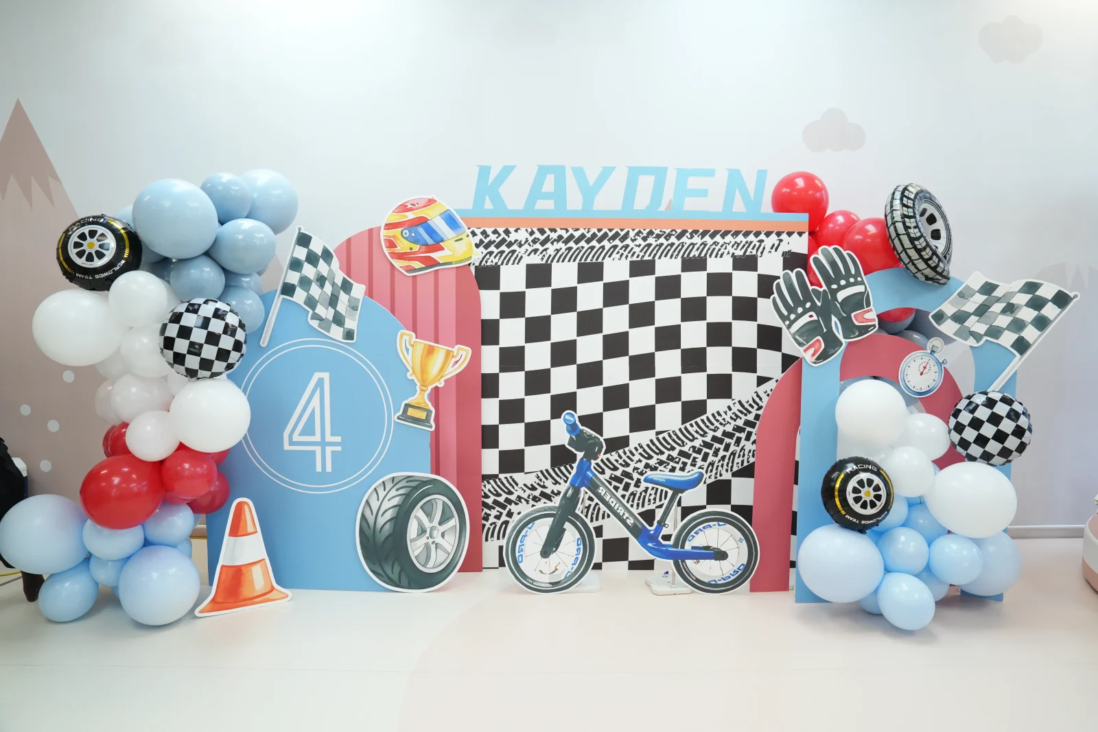 Baby E Playhouse Vehicle Theme